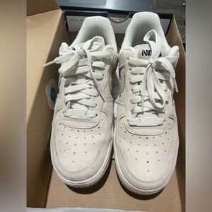 Women’s Nike Air Force 1